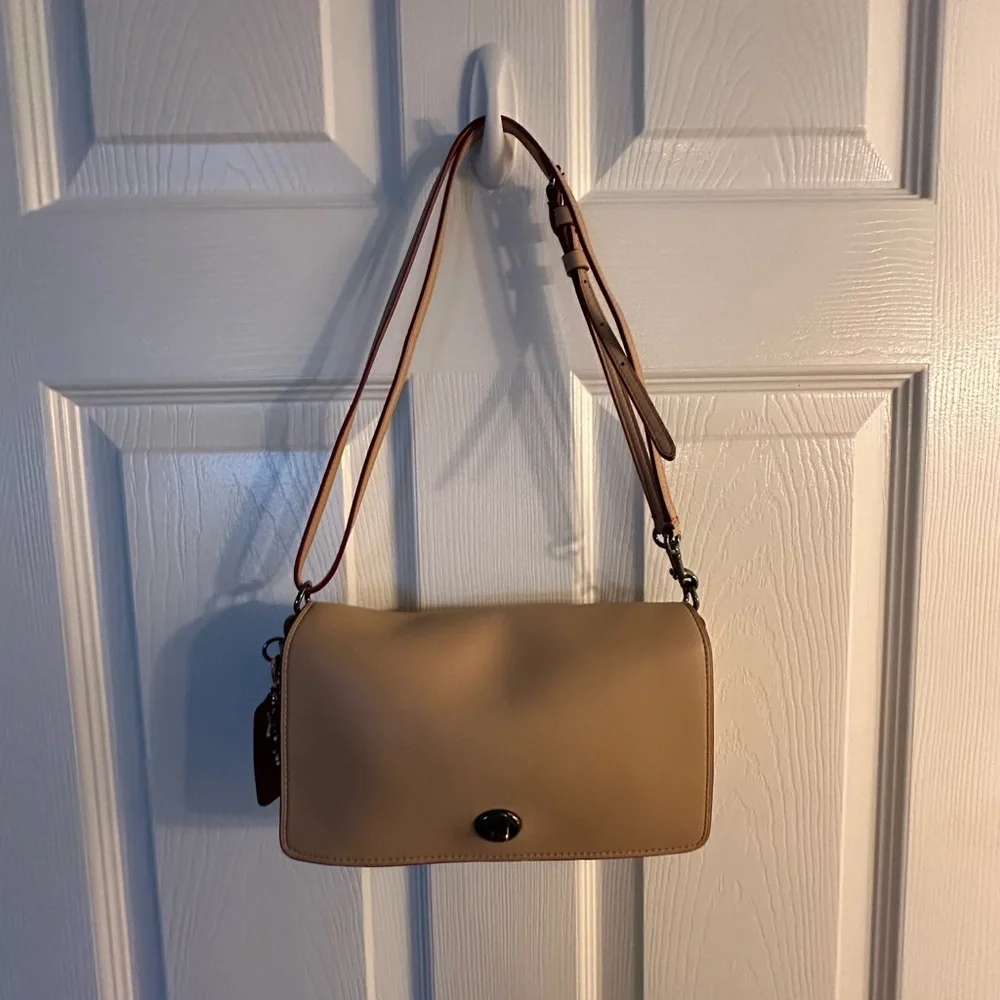 Coach 1941 Dinky Tan/Beige Leather Shoulder Bag - Picture 2 of 10